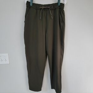 Lululemon High Rise Pant Women's Size 10 Travel Relaxed Fit Office Casual